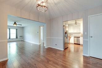 350 Brainerd Ave in Libertyville, IL - Building Photo - Building Photo