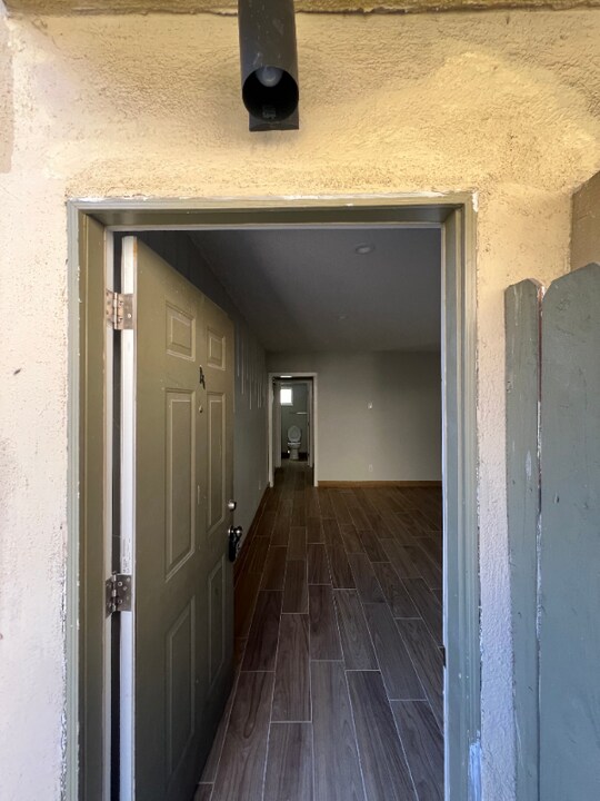 14547 Saticoy St in Los Angeles, CA - Building Photo