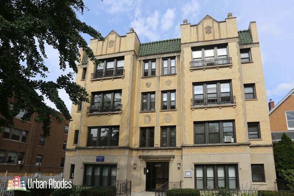 4738 N Hermitage Ave, Unit M01B in Chicago, IL - Building Photo