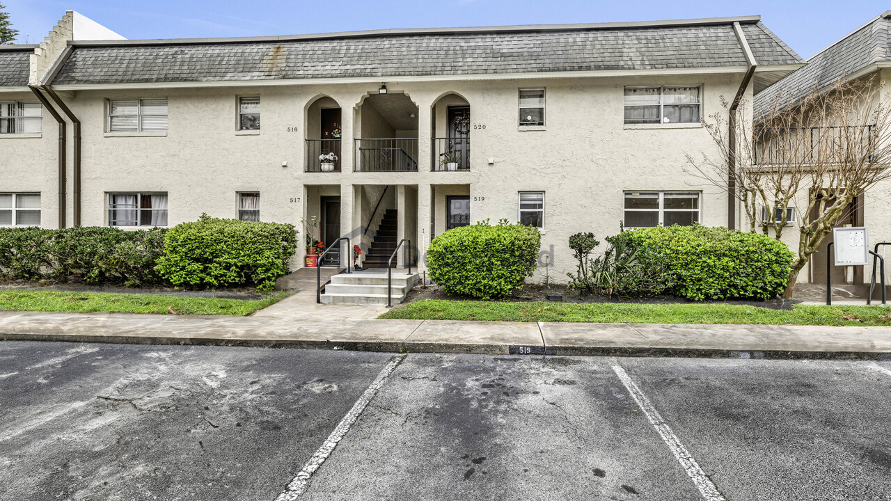 519 E San Sebastian Ct in Altamonte Springs, FL - Building Photo