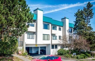 1740 NE 86th St in Seattle, WA - Building Photo