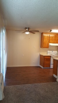 Building Photo - Stardust Villa Apartments in Modesto, California