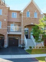 2321 Saddlecreek Crescent in Oakville, ON - Building Photo