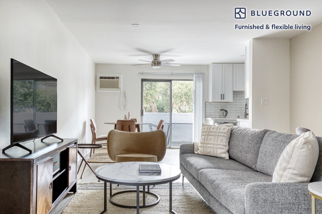 11915 Kling St-Unit -FL1-ID512 in Los Angeles, CA - Building Photo