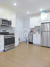 52 Clarence St, Unit 1 in Boston, MA - Building Photo - Building Photo