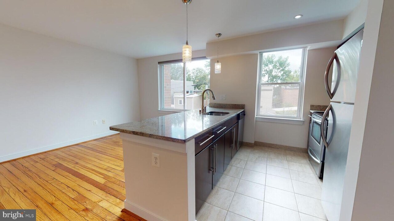 420 16th St SE-Unit -205 in Washington, DC - Building Photo