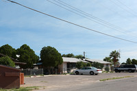 5763-5785 E 26th St in Tucson, AZ - Foto de edificio - Building Photo