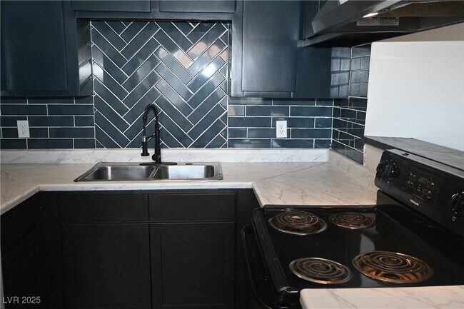 1512 Cobb Ln in Las Vegas, NV - Building Photo - Building Photo