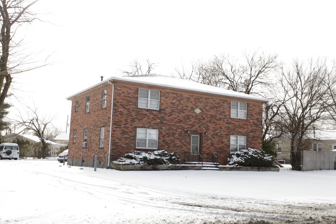 6436 Strawberry Ln in Louisville, KY - Foto de edificio