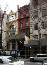 59 E 73rd St in New York, NY - Foto de edificio - Building Photo