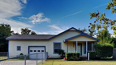 446 N Forest St in Jenks, OK - Building Photo - Building Photo