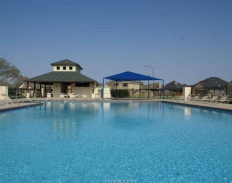 15411 Baker Meadow Loop in College Station, TX - Building Photo