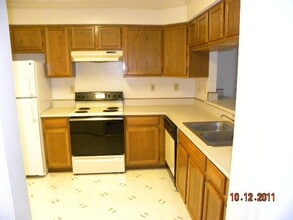 103 Sawgrass Turn in Yorktown, VA - Building Photo - Building Photo