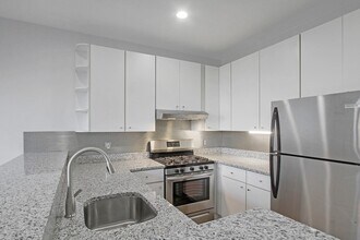 136 Boylston St, Unit 3 in Boston, MA - Building Photo - Building Photo