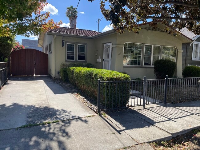520 Columbia Ave
