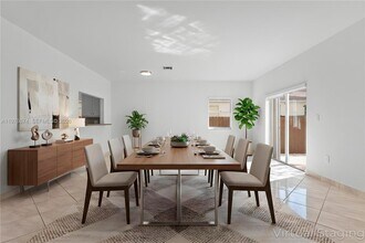 2870 SW 21st St in Miami, FL - Building Photo - Building Photo