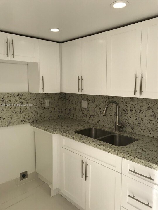 234 Antiquera Ave in Coral Gables, FL - Foto de edificio