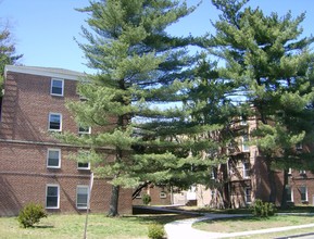 Shepard Circle Apartments in East Orange, NJ - Building Photo - Building Photo