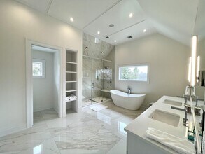 59 Shinnecock Hills Rd in Southampton, NY - Building Photo - Building Photo