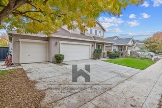 3169 Brickfield Ave in Tulare, CA - Building Photo - Building Photo