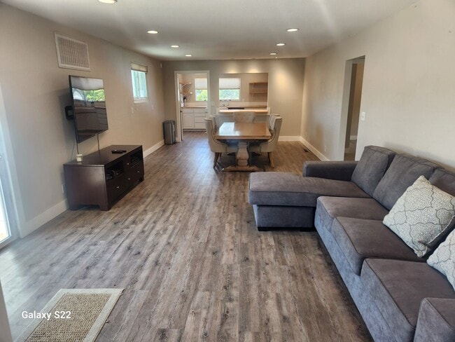 5370 Daywalt Ln in Sebastopol, CA - Building Photo - Building Photo