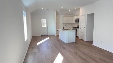 3305 Little Creek Dr in Mustang, OK - Building Photo - Building Photo