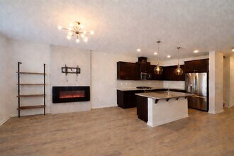 7994 SE Butternut Creek Pkwy in Hillsboro, OR - Building Photo - Building Photo