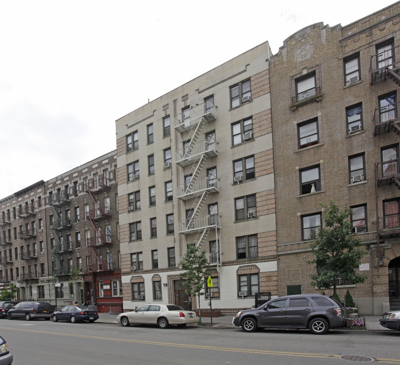 117-119 Vermilyea Ave in New York, NY - Foto de edificio