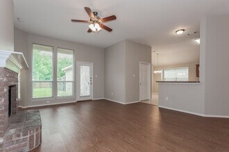 1542 Reynolds St in Lancaster, TX - Building Photo - Building Photo