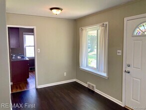 402 Kensington Ave, Unit 104 in Ferndale, MI - Building Photo - Building Photo