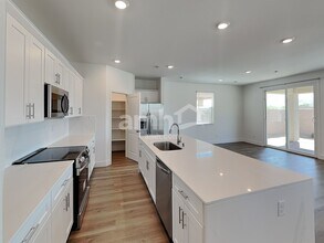 5823 Vaes Dothrak St in Las Vegas, NV - Building Photo - Building Photo