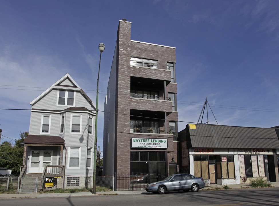 2865 N Clybourn Ave in Chicago, IL - Building Photo