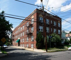 Courtney Commons in Bloomfield, NJ - Building Photo