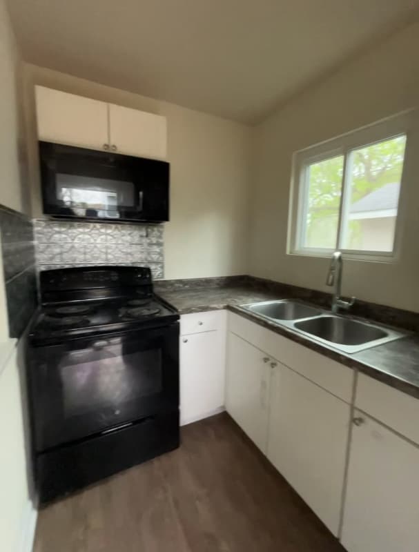 property at 618 Marchmont Ln