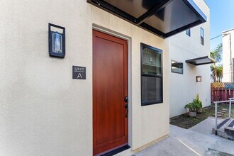 2430 E 7th St in Long Beach, CA - Foto de edificio - Building Photo