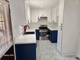 1570 N Verdugo Rd in Glendale, CA - Building Photo