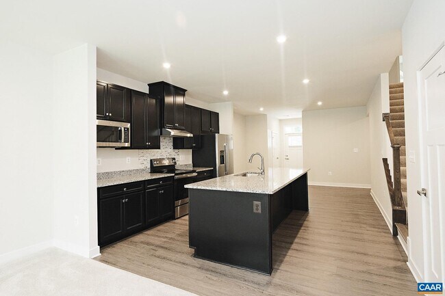 922 Marsac St in Charlottesville, VA - Foto de edificio - Building Photo