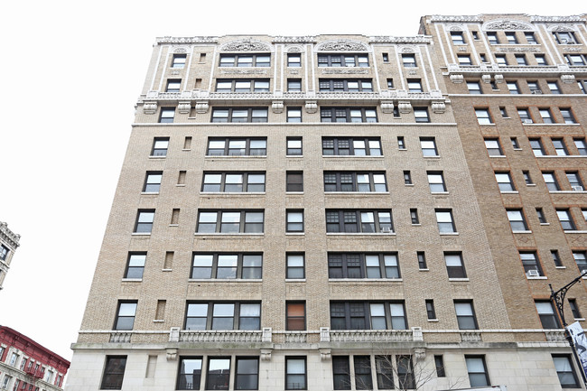 1211-1215 Amsterdam Ave in New York, NY - Building Photo - Building Photo