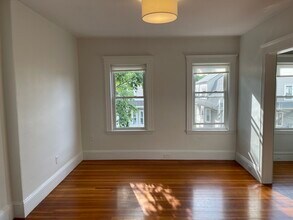 11 Marion Rd, Unit 3 in Belmont, MA - Foto de edificio - Building Photo