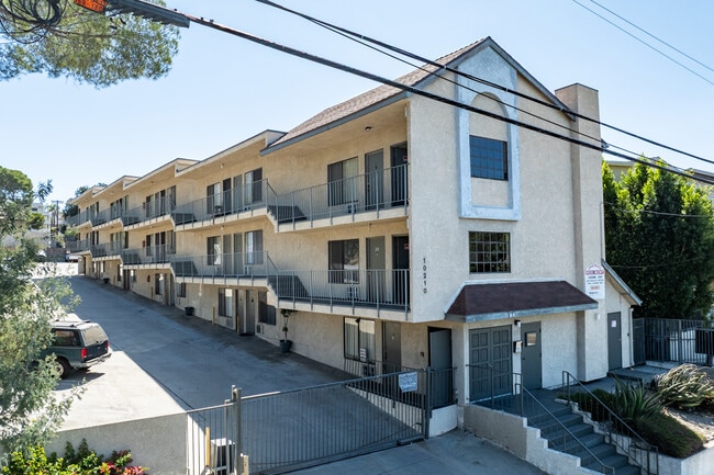 10210 Mountair Ave in Tujunga, CA - Building Photo - Building Photo