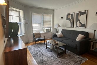 1915 W Larchmont Ave in Chicago, IL - Foto de edificio - Building Photo