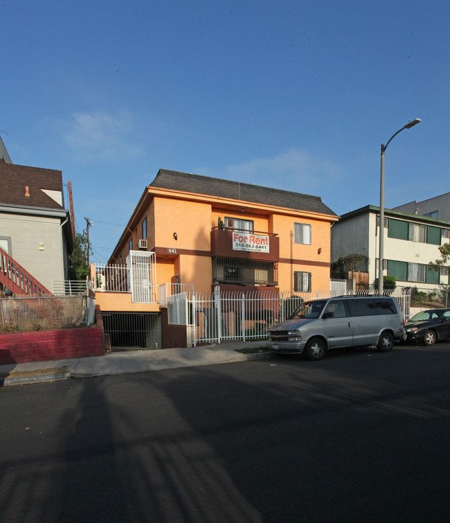 941 S Grand View St in Los Angeles, CA - Foto de edificio - Building Photo