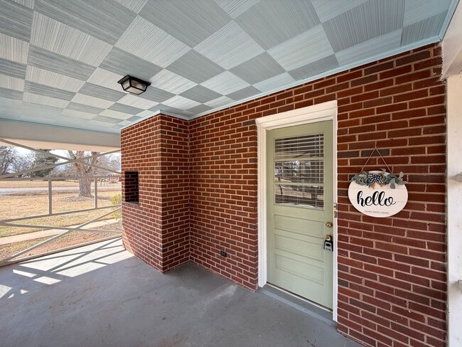 2323 Frederick Dr in Winston-Salem, NC - Building Photo - Building Photo