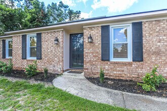 3932 Creekwood Ln in Martinez, GA - Building Photo - Building Photo