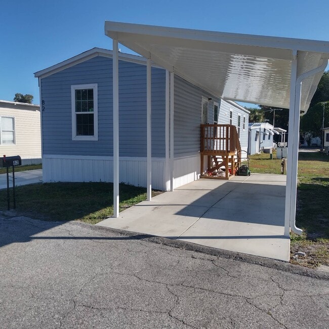 1800 E Graves Ave in Orange City, FL - Building Photo - Building Photo