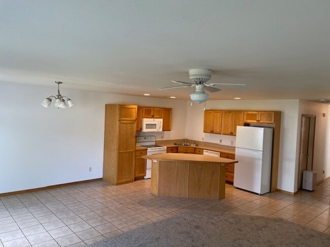 2418-2418 Hillcrest Dr in Brainerd, MN - Building Photo - Building Photo