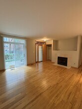 1033 E 46th St in Chicago, IL - Building Photo - Building Photo
