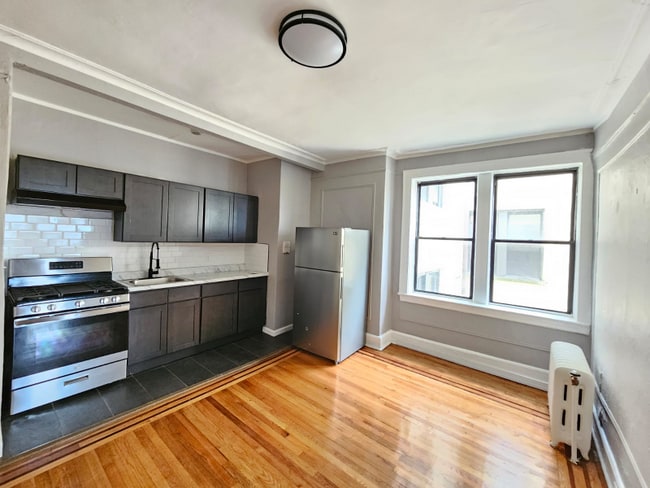 350 Elmora Ave in Elizabeth, NJ - Building Photo - Building Photo