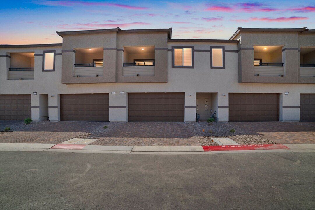 237 Walsh Peak Ave in Henderson, NV - Building Photo
