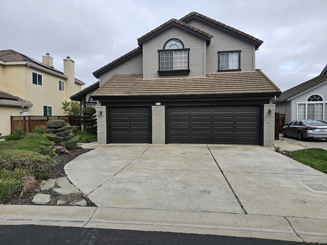 property at 2431 Pinehurst Ct